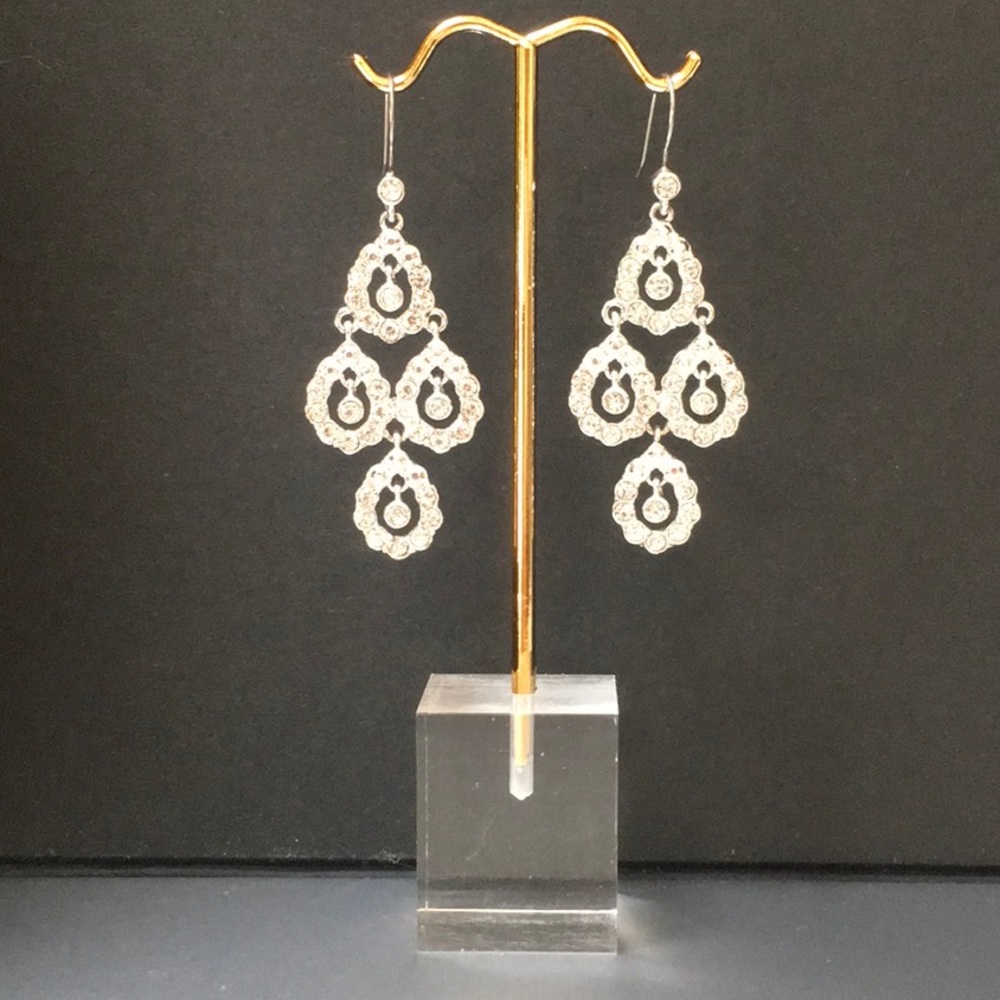 VINTAGE Metallic silver statement earrings pierced chandelier rhinestones
Luxe - Picture 4 of 9